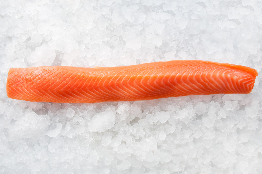Laxrygg sashimi (ojämna filéer)